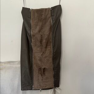 Tight Knee-Length Skirt with side zippers and faux fur